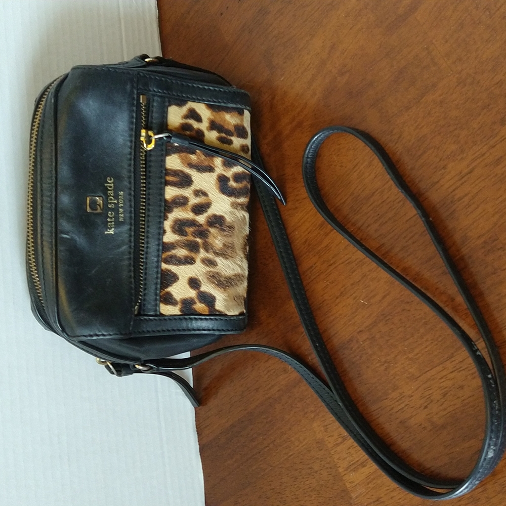 VGUC. Classy Vintage Kate Spade crossbody bag.